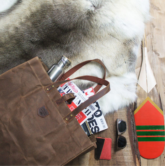 Escapade- Super große Schultertasche aus gewachstem Canvas mit Lederriemen