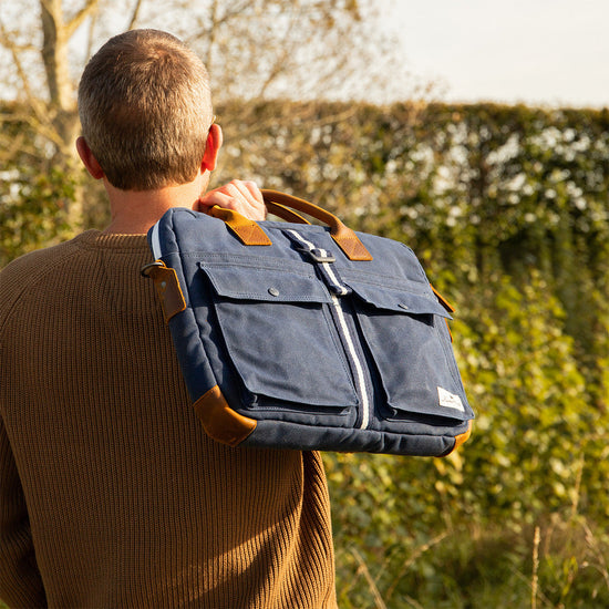 #Nachhaltig #Recycelt #Canvas #Laptoptasche #Wasserfest #Umweltfreundlich #Upcycling #15Zoll #KENAÏ #MinimalDesign